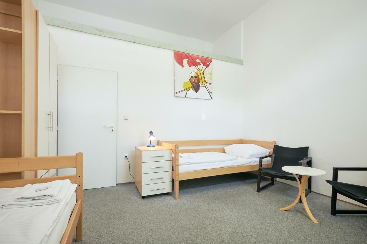 Hostel Mikolase Alse Praha Bagian luar foto